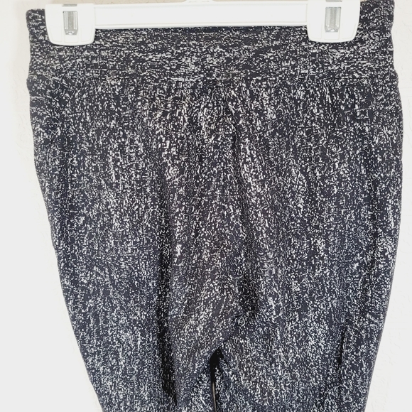 Lululemon Ready to Rulu pant - Picture 8 of 10